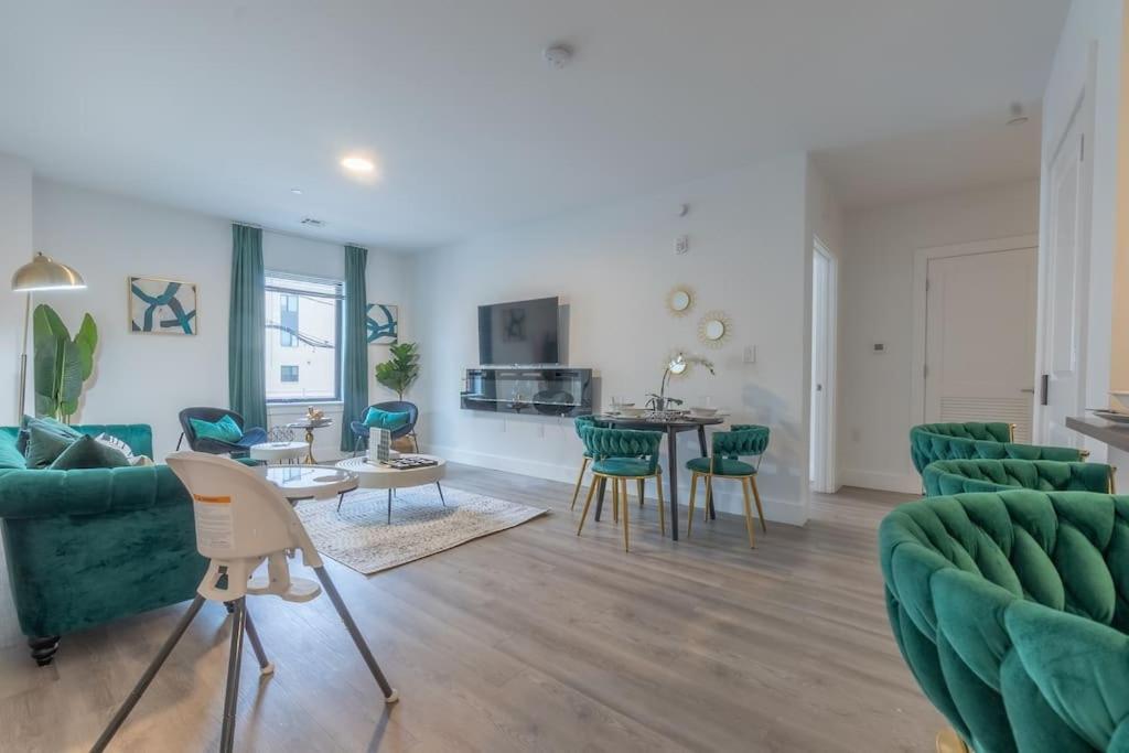 2 Bedroom 2 Bath Suite, Near American Dream And The Airport, Free Parking, King Bed And 2 Queen Beds, Washer And Dryer Orange المظهر الخارجي الصورة