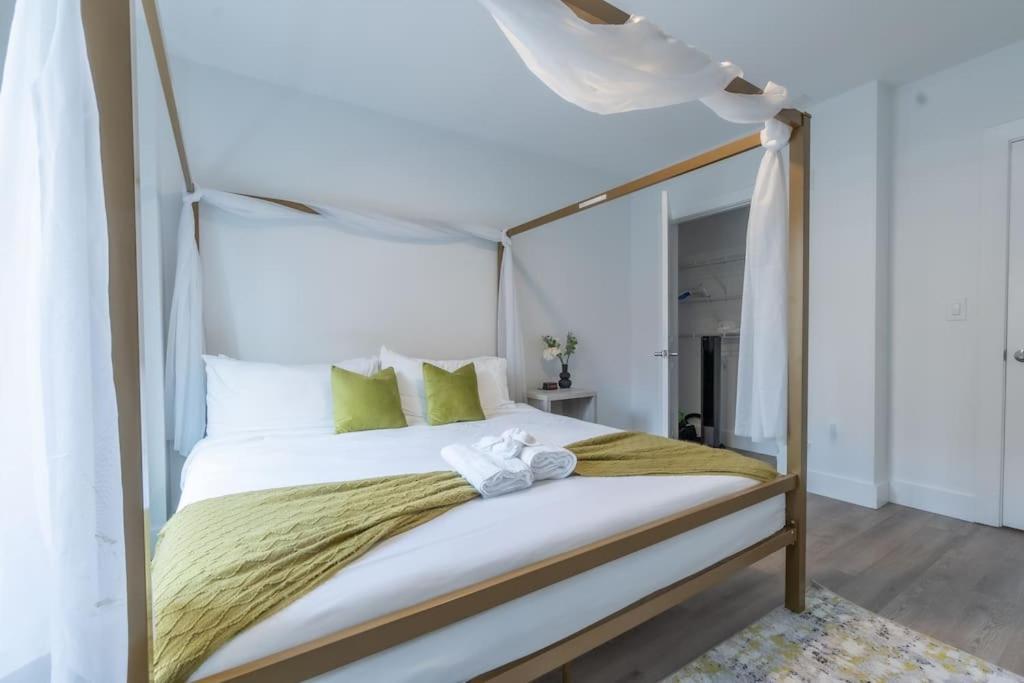 2 Bedroom 2 Bath Suite, Near American Dream And The Airport, Free Parking, King Bed And 2 Queen Beds, Washer And Dryer Orange المظهر الخارجي الصورة