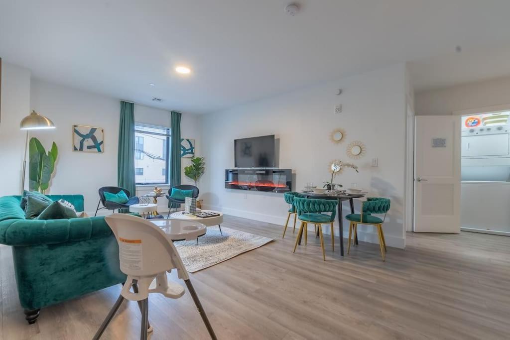 2 Bedroom 2 Bath Suite, Near American Dream And The Airport, Free Parking, King Bed And 2 Queen Beds, Washer And Dryer Orange المظهر الخارجي الصورة