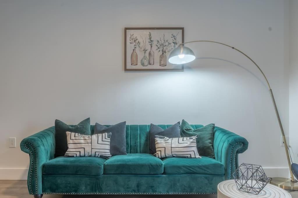 2 Bedroom 2 Bath Suite, Near American Dream And The Airport, Free Parking, King Bed And 2 Queen Beds, Washer And Dryer Orange المظهر الخارجي الصورة