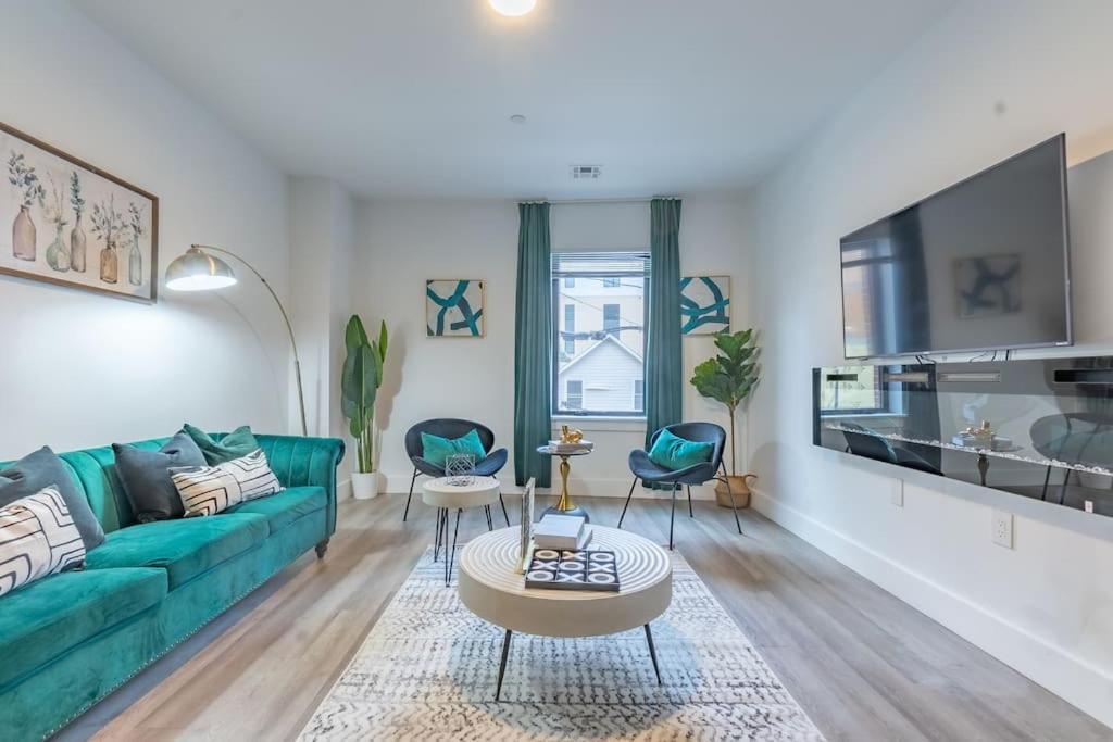 2 Bedroom 2 Bath Suite, Near American Dream And The Airport, Free Parking, King Bed And 2 Queen Beds, Washer And Dryer Orange المظهر الخارجي الصورة