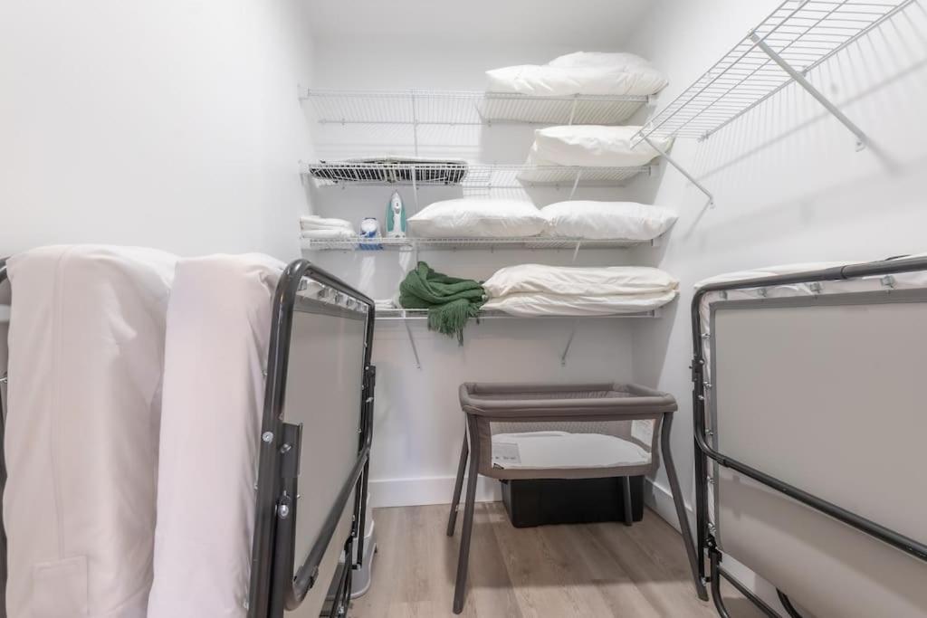 2 Bedroom 2 Bath Suite, Near American Dream And The Airport, Free Parking, King Bed And 2 Queen Beds, Washer And Dryer Orange المظهر الخارجي الصورة