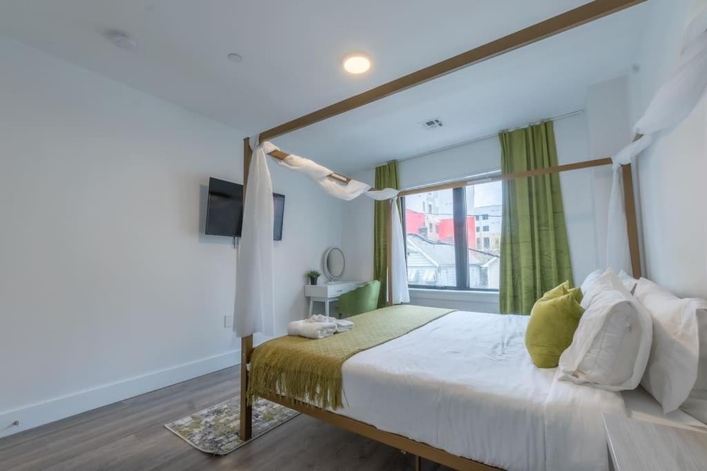 2 Bedroom 2 Bath Suite, Near American Dream And The Airport, Free Parking, King Bed And 2 Queen Beds, Washer And Dryer Orange المظهر الخارجي الصورة