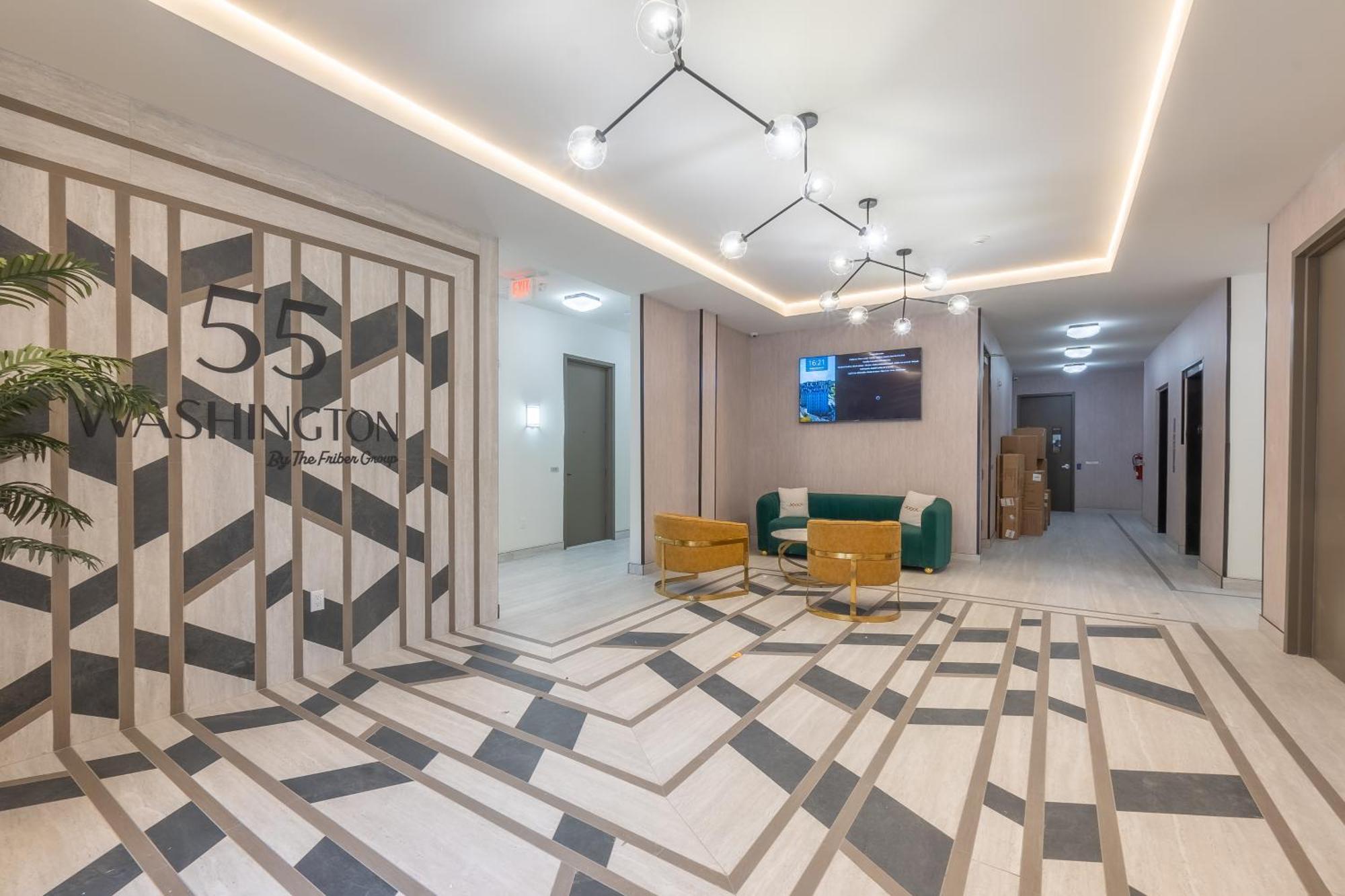 2 Bedroom 2 Bath Suite, Near American Dream And The Airport, Free Parking, King Bed And 2 Queen Beds, Washer And Dryer Orange المظهر الخارجي الصورة